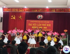 van-nghe-chao-mung-dai-hoi-chi-bo-phong-giao-duc-va-dao-tao-nhiem-ky-2020-2025.jpg