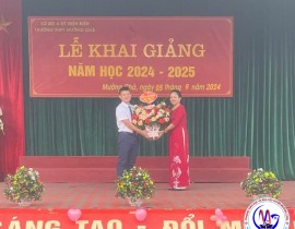 Anh-16-D-c-Hoang-Thi-Thuy-Duong-Pho-chu-tich-HDND-huyen-tang-hoa-khai-giang-nam-hoc-2024-2025-tai-Truong-THPT-huyen.jpg